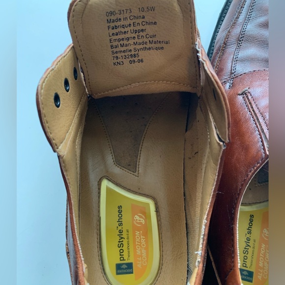 Dockers 10.5 Wide - Picture 5 of 11